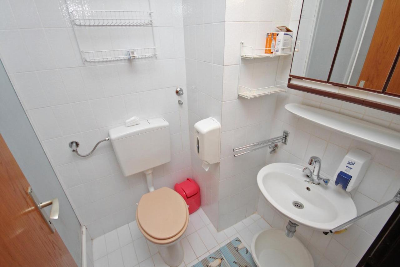 Apartments And Rooms With Parking Space Klenovica, Novi Vinodolski - 5590 Exteriör bild